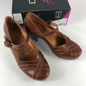 Dansko Reeny size 37 brown leather Mary Jane heels